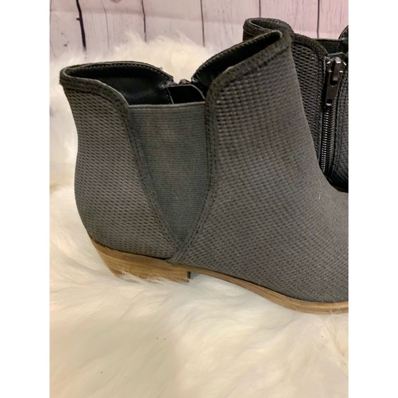 Kensie "Gerona" Women's Preforated Ankle Booties, Dark Gray w Small Heel, Sz 6.5 - Picture 15 of 16